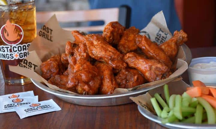 east-coast-wings-grill-looks-expand-virginia-chicken-franchise-covid